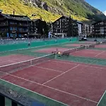 Zermatt Apartment Апартаменти *
