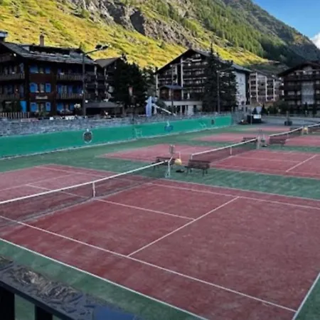 Zermatt Apartment شقة *